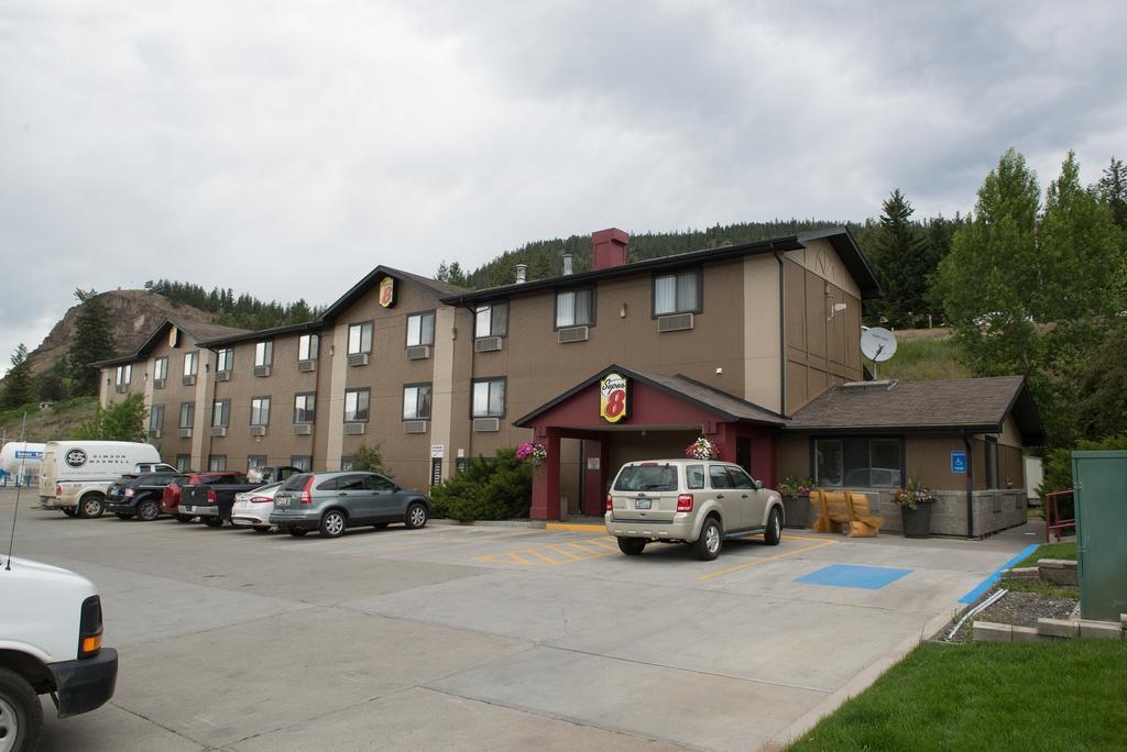 Super 8 By Wyndham Williams Lake Bc Dış mekan fotoğraf