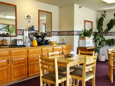 Super 8 By Wyndham Williams Lake Bc Restoran fotoğraf